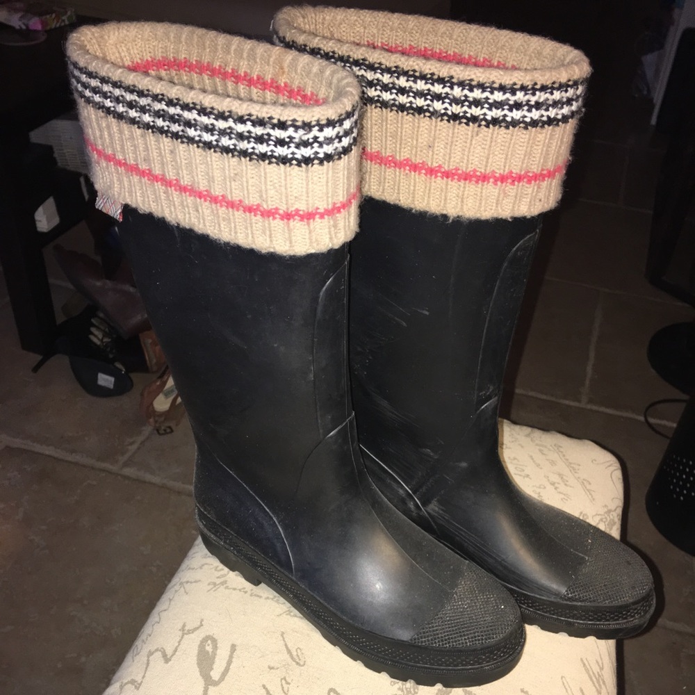 ***RARE***Burberry sock cuff rain boot! Size 8